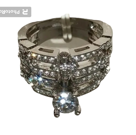 New 2pc shiny zirconia engagement ring sizes 6,8,10,10 - Picture 4 of 4